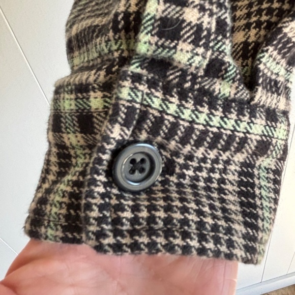 *HOST PICK* H&M full zip twill shirt jacket size M beige black and green - Picture 8 of 10